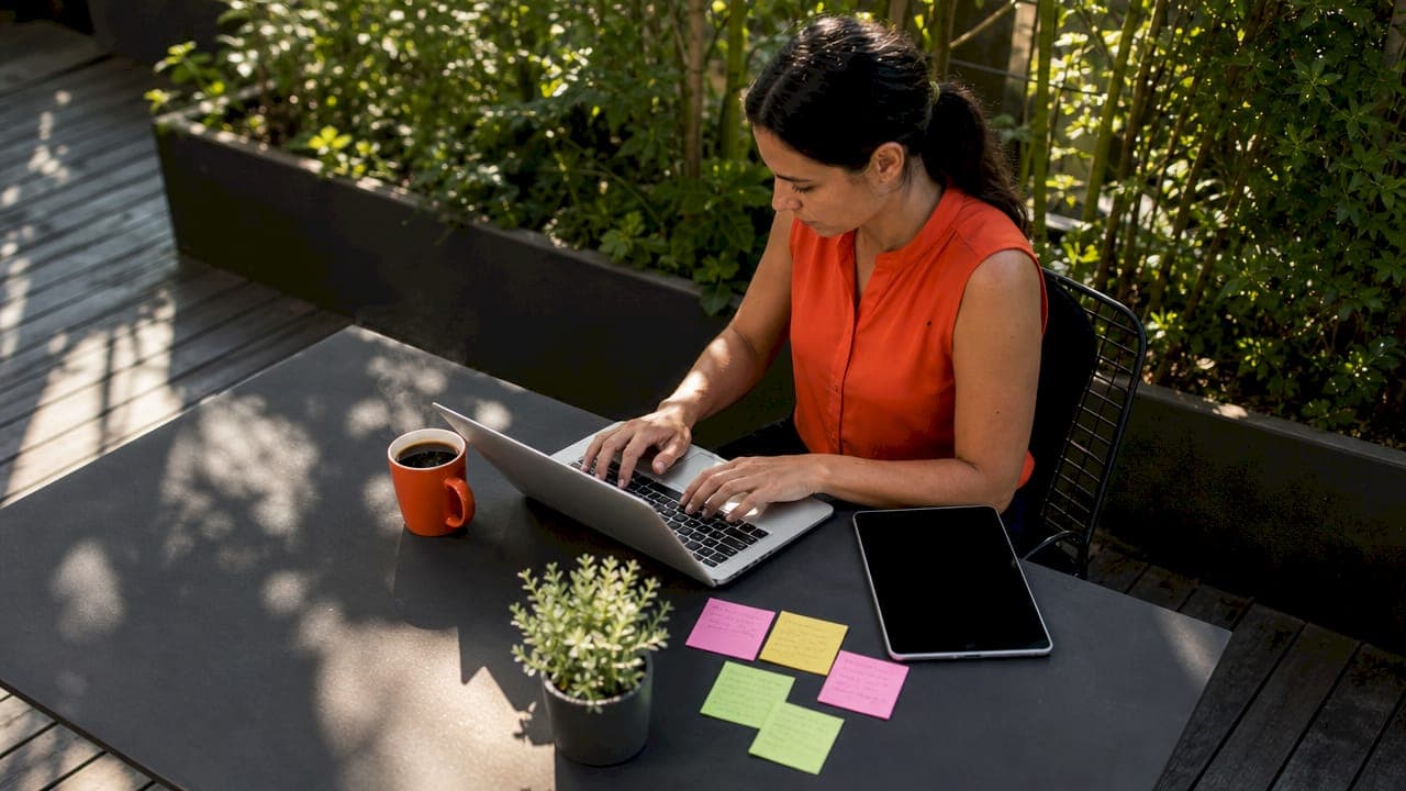 Why Entrepreneurs Need Dedicated Developers in 2026